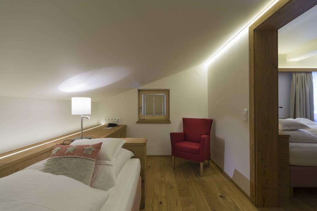 Hotel Garni Panorama Lech am Arlberg Rom bilde
