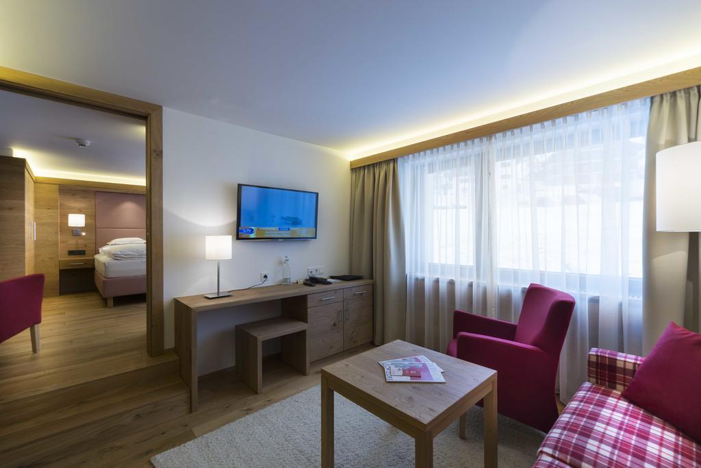 Hotel Garni Panorama Lech am Arlberg Rom bilde